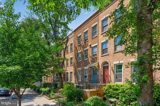1949 CALVERT STREET 1/2 - Photo 1