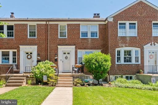 409 STRATFORD ROAD - Photo 1
