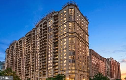888 N Quincy St, Arlington, VA 22203-2070, United States