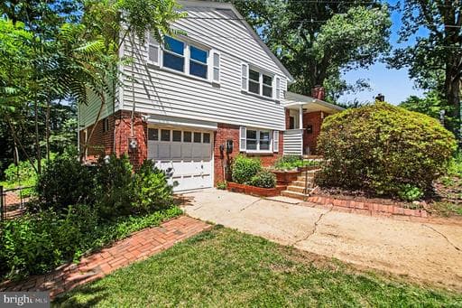 7411 Ellwood Pl, Springfield, VA 22150-3911, United States - Photo 1
