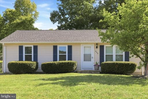 603 W DUCK STREET - Photo 1