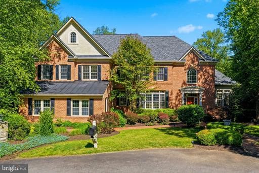 891 CHINQUAPIN ROAD - Photo 1