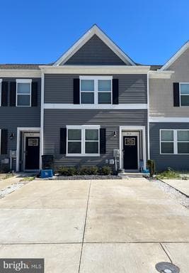 815 DERWENT LN