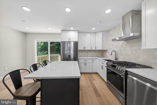 4233 Hoffman Dr, Woodbridge, VA 22193-5151, United States