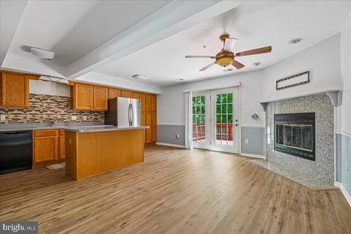 1323 LINDSAY LANE