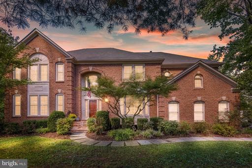 1104 SAFA STREET - Photo 1