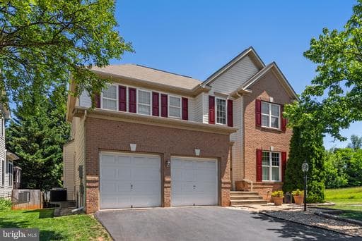 104 KING EDWARD COURT - Photo 1