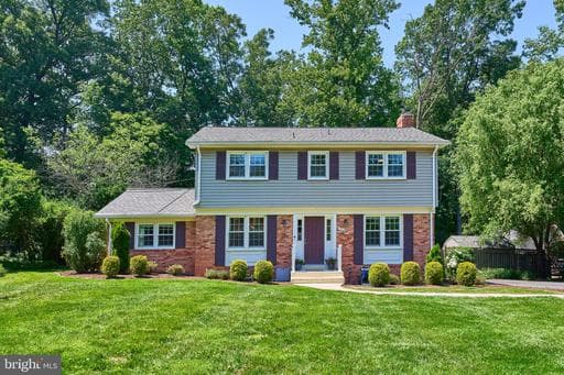 12012 Wayland St, Oakton, VA 22124-2236, United States - Photo 1
