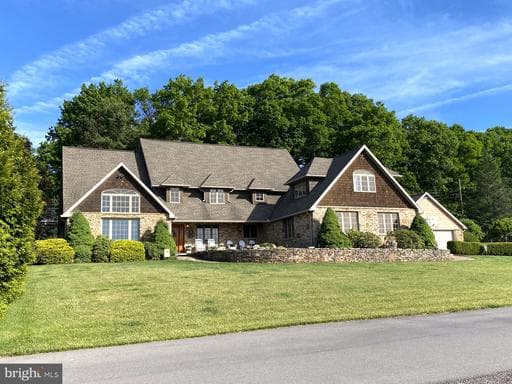 206 PINECREST DRIVE - Photo 1