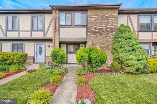 127 BOURBON COURT