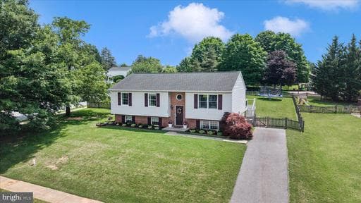 389 MOUNTAIN LAUREL COURT - Photo 1