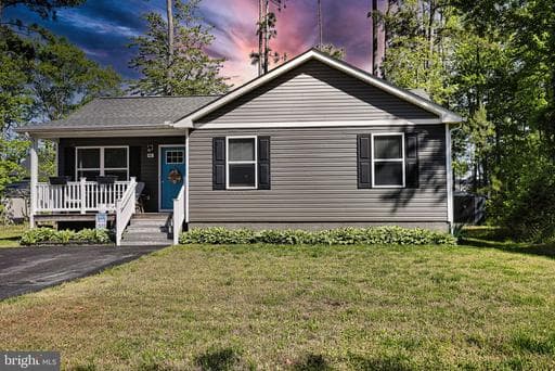 48 RUSTIC LN