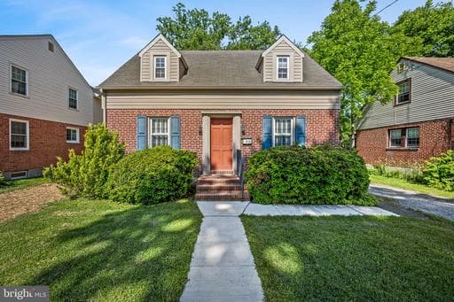819 MORRIS AVENUE - Photo 1