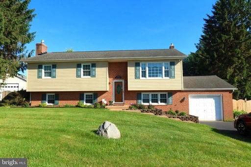 2505 TALLY HO DRIVE - Photo 1
