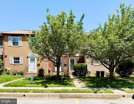 20 BARONESS COURT - Photo 1