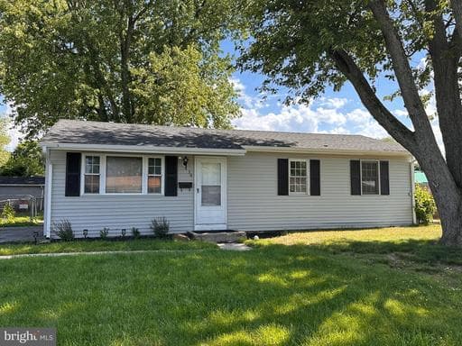 14 APPLE LANE - Photo 1