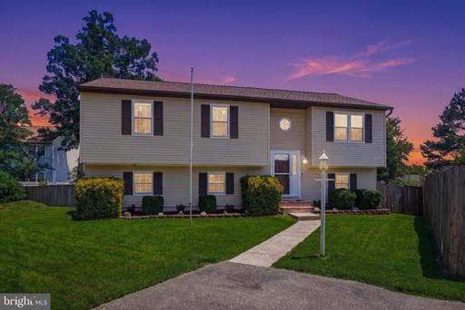 807 OAKWOOD ROAD - Photo 1