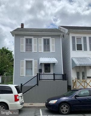 310 S MULBERRY STREET - Photo 1