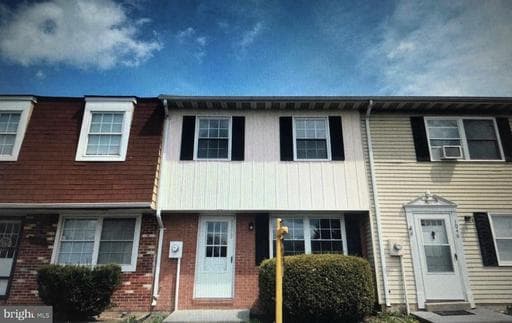 1050 FILBERT STREET - Photo 1