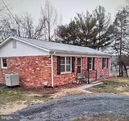 332 W DUCK STREET - Photo 1