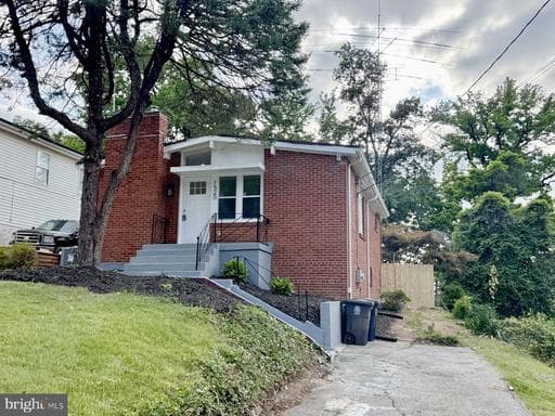 1520 JUTEWOOD AVENUE - Photo 1