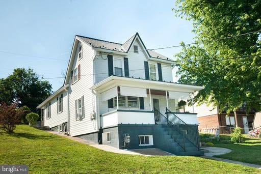 607 LEIPER STREET - Photo 1