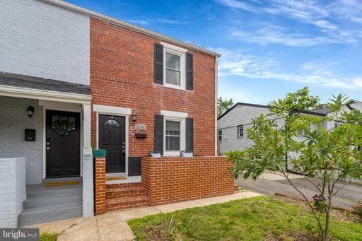 2139 S Oxford St, Arlington, VA 22204-5415, United States