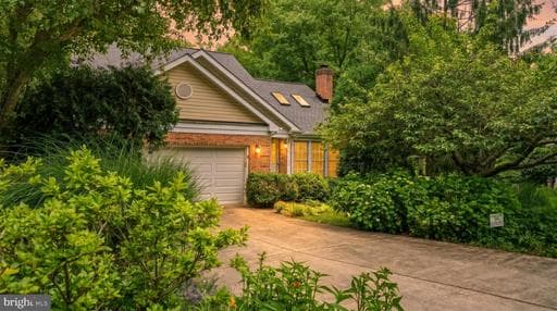 901 ALEXANDRIA COURT - Photo 1