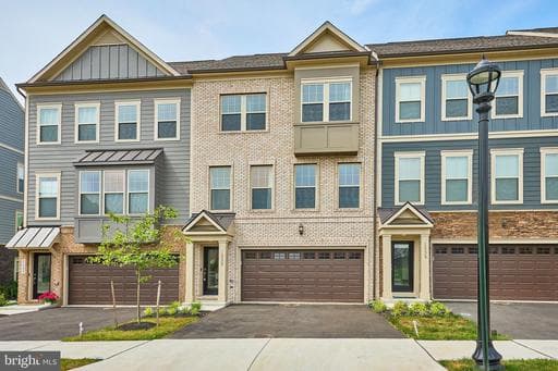 1035 VENIFENA TERRACE