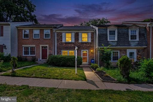 5704 YELLOWROSE COURT - Photo 1
