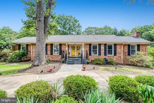 1208 WASHINGTON DRIVE - Photo 1