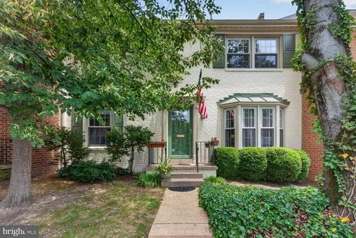 8532 LAKINHURST LANE - Photo 1