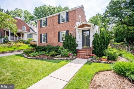 227 N EDISON STREET - Photo 1