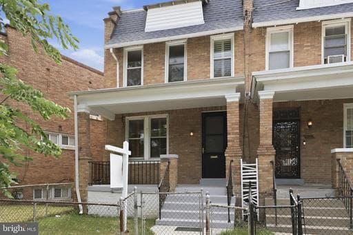1715 17TH STREET