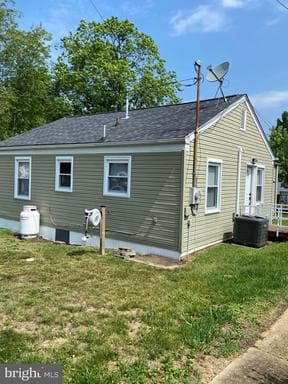 30 CIRCLE AVENUE - Photo 1