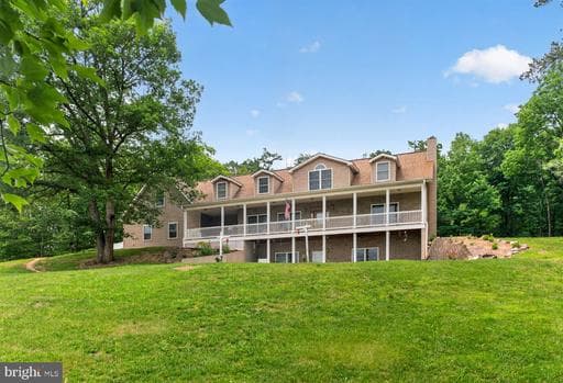 1214 W Peak Ln, Harrisonburg, VA 22802-3010, United States - Photo 1