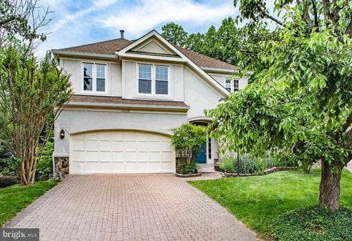 10008 LEAMOORE LANE - Photo 1