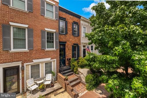 331 11TH STREET - Photo 1