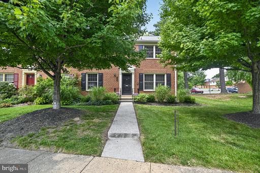 6027 QUEENSTON STREET - Photo 1