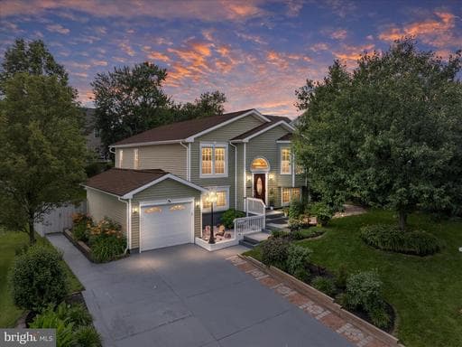 8197 LINCOLN DRIVE - Photo 1