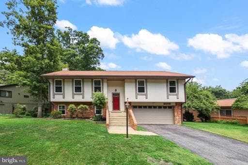 16008 FAIRWAY DRIVE - Photo 1