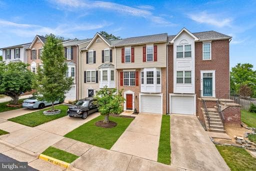 612 TAMMY TERRACE - Photo 1