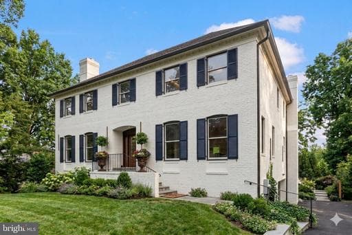 6002 ONONDAGA ROAD - Photo 1