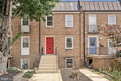 712 6TH ST SW,WASHINGTON,DC,20024,WASHINGTON