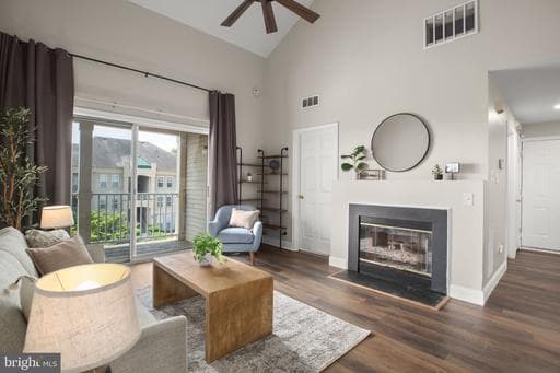 1067 GARDENVIEW LOOP 304 - Photo 1