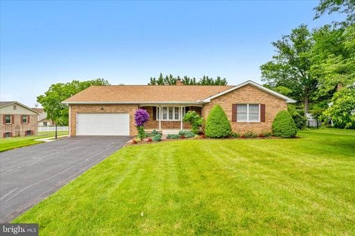 12 CAROLINE DRIVE - Photo 1