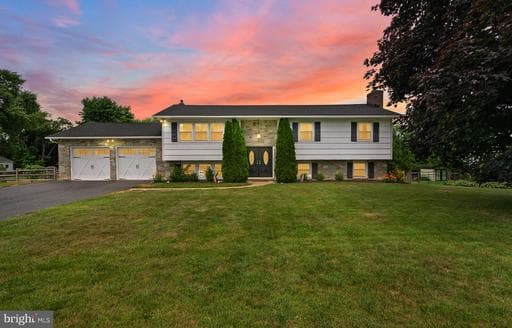 3223 SUFFOLK LANE - Photo 1