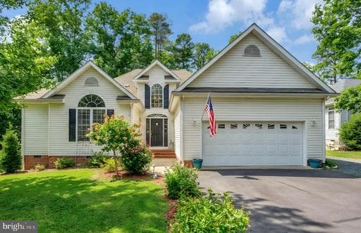 204 WAKEFIELD DRIVE - Photo 1