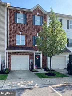 1928 Reading Ct, Mt Airy, MD 21771-7776, United States - Photo 1