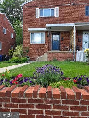 48 W TAYLOR RUN PARKWAY
